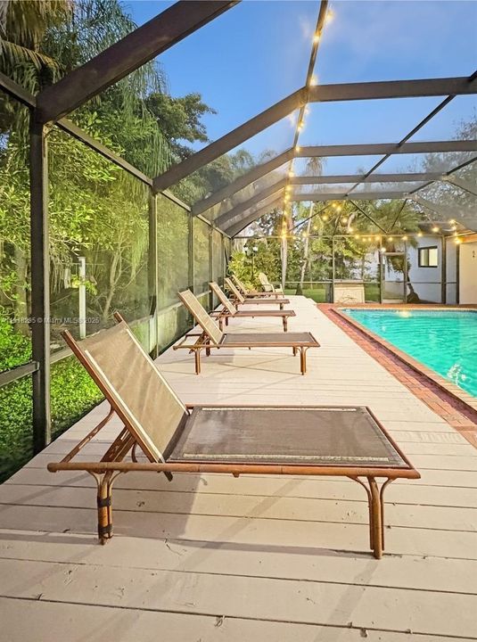 For Sale: $1,699,000 (5 beds, 3 baths, 2551 Square Feet)