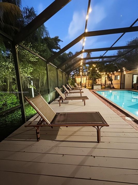 For Sale: $1,699,000 (5 beds, 3 baths, 2551 Square Feet)