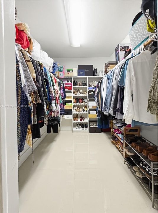 Master walking closet