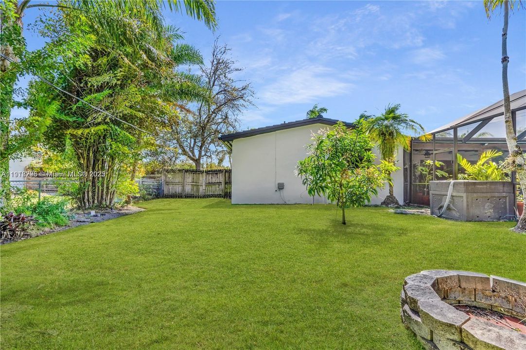 For Sale: $1,699,000 (5 beds, 3 baths, 2551 Square Feet)