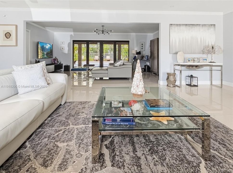 For Sale: $1,699,000 (5 beds, 3 baths, 2551 Square Feet)