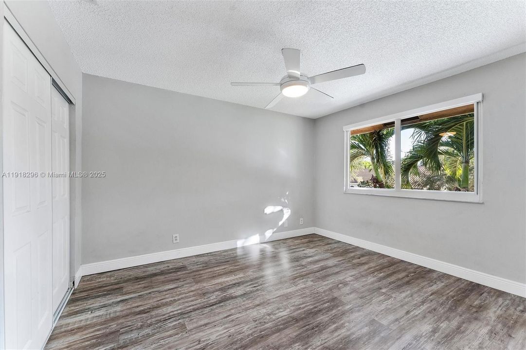 For Sale: $775,000 (5 beds, 2 baths, 2502 Square Feet)