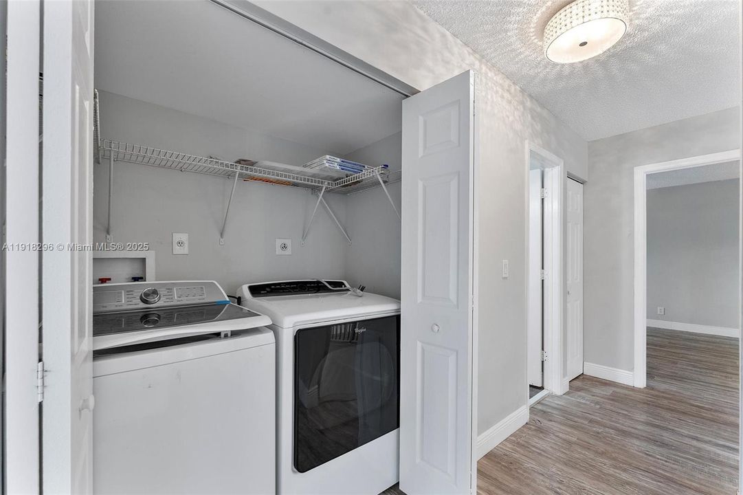 For Sale: $775,000 (5 beds, 2 baths, 2502 Square Feet)