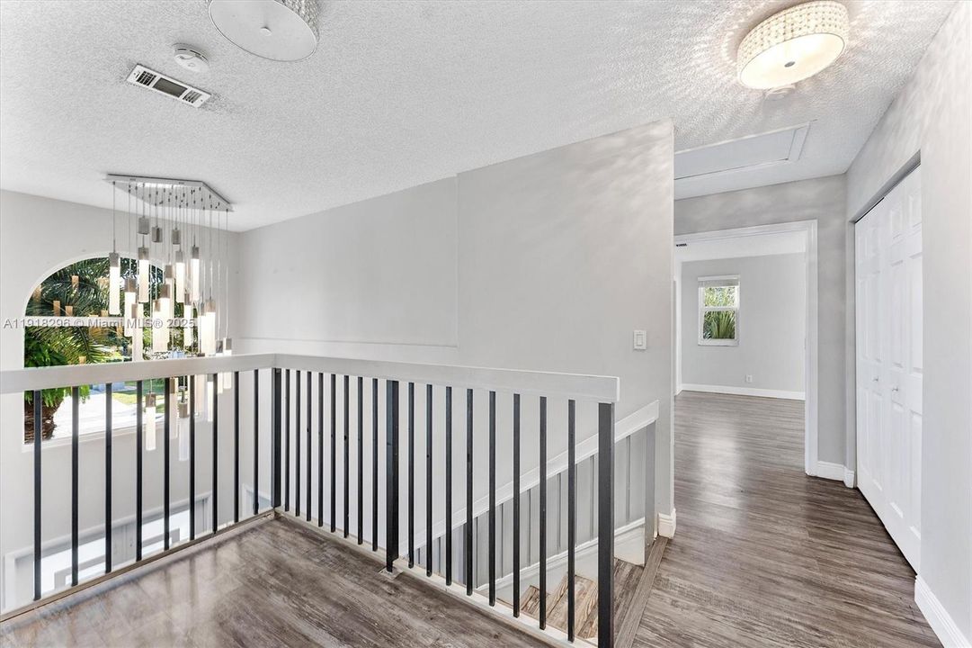 For Sale: $775,000 (5 beds, 2 baths, 2502 Square Feet)