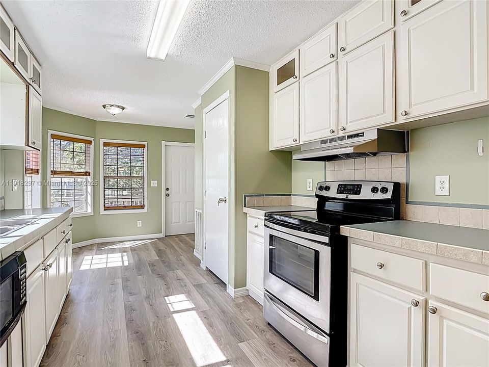 На продажу: $189,900 (3 спален, 2 ванн, 0 Квадратных фут)