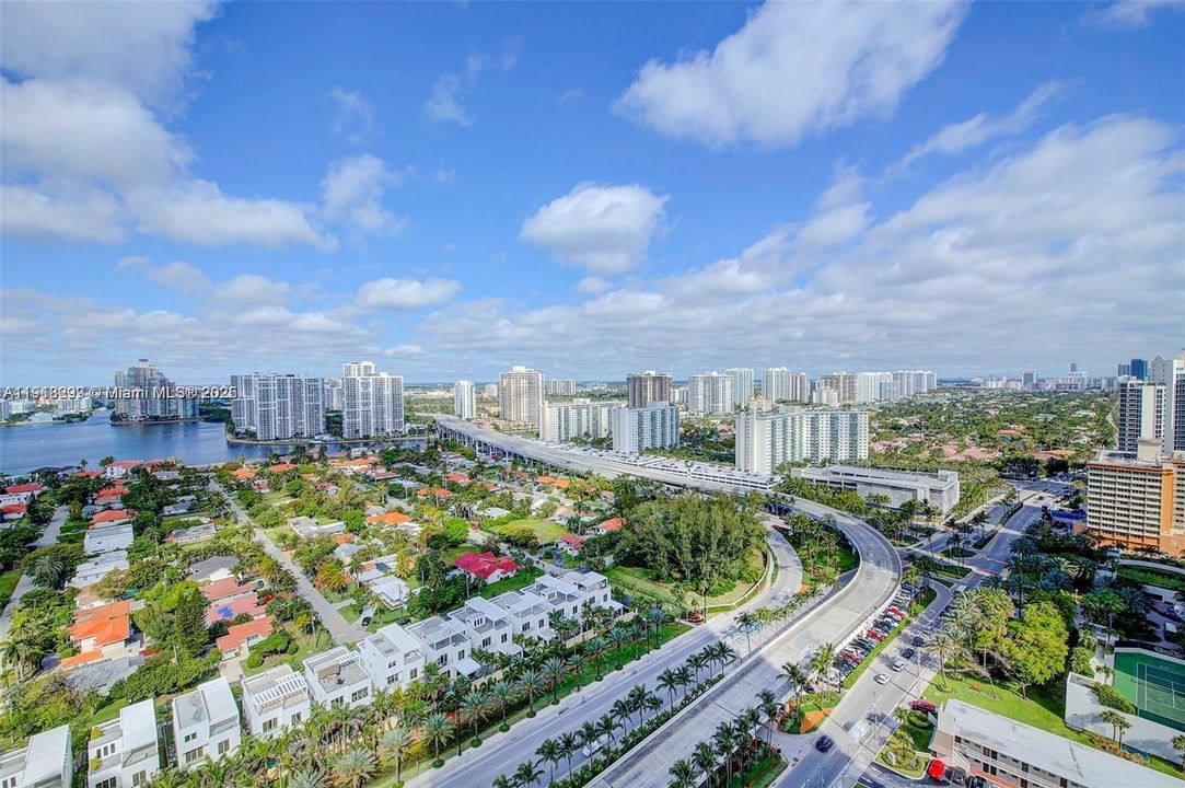 For Sale: $2,250,000 (2 beds, 2 baths, 1161 Square Feet)