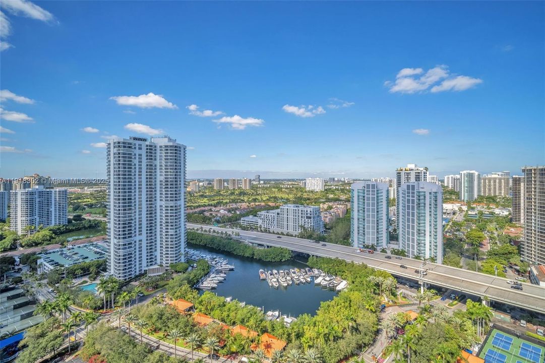 For Sale: $535,000 (2 beds, 2 baths, 1361 Square Feet)