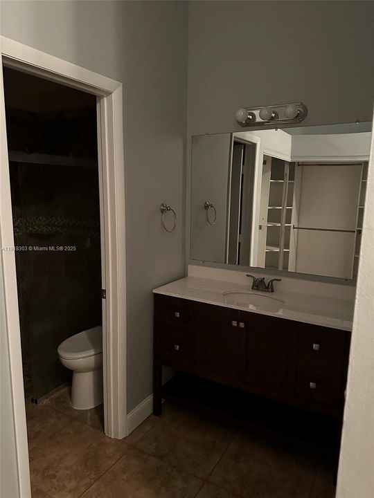 Active With Contract: $410,000 (3 beds, 2 baths, 1093 Square Feet)