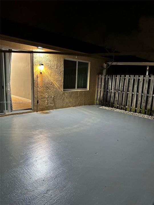 Active With Contract: $410,000 (3 beds, 2 baths, 1093 Square Feet)