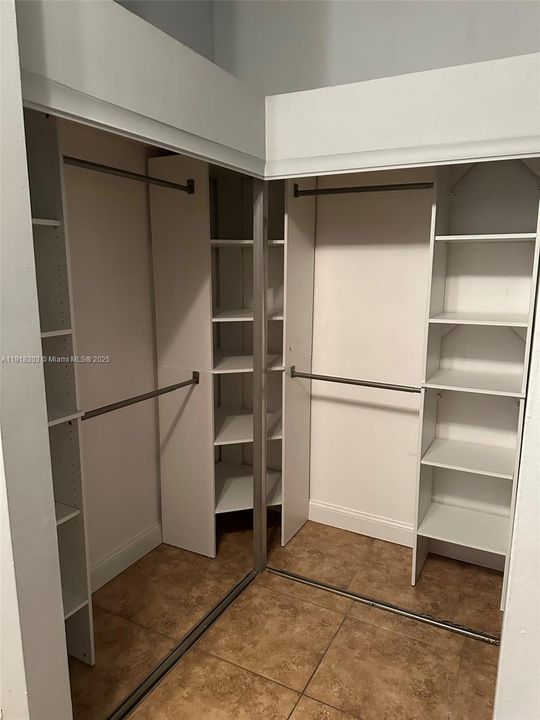 Active With Contract: $410,000 (3 beds, 2 baths, 1093 Square Feet)