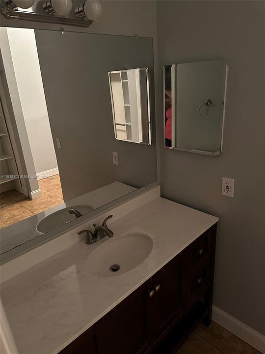 Active With Contract: $410,000 (3 beds, 2 baths, 1093 Square Feet)