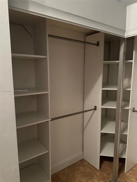 Active With Contract: $410,000 (3 beds, 2 baths, 1093 Square Feet)