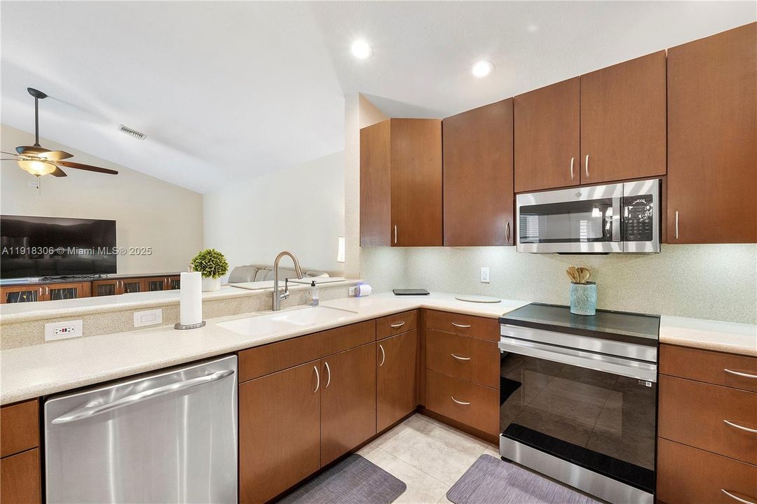 For Rent: $6,000 (4 beds, 2 baths, 2602 Square Feet)