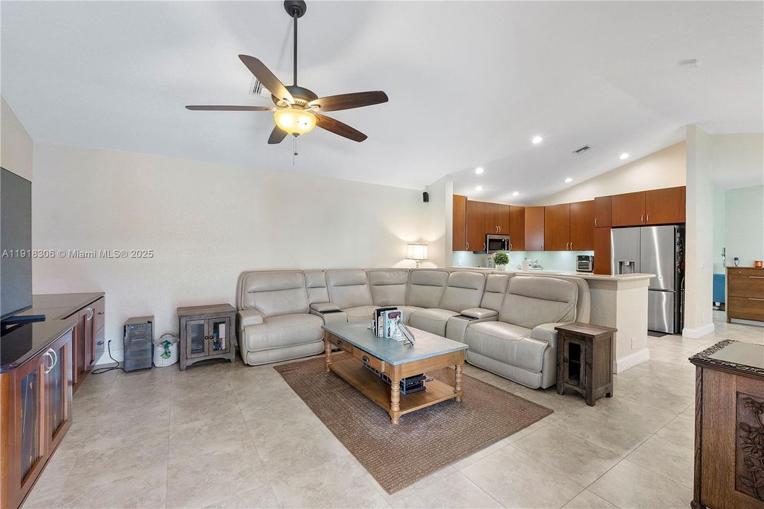 For Rent: $6,000 (4 beds, 2 baths, 2602 Square Feet)