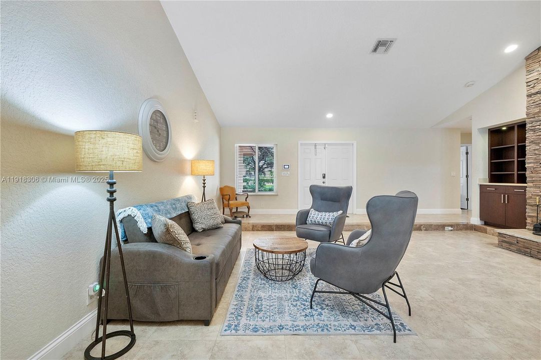 For Rent: $6,000 (4 beds, 2 baths, 2602 Square Feet)