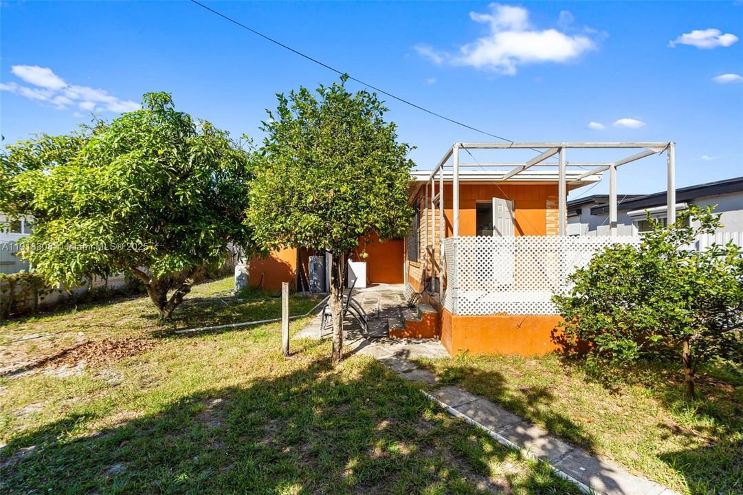 待售: $340,000 (2 贝兹, 2 浴室, 1000 平方英尺)