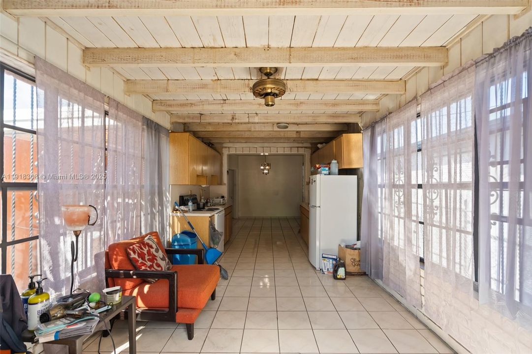 待售: $340,000 (2 贝兹, 2 浴室, 1000 平方英尺)