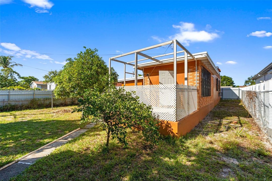 待售: $340,000 (2 贝兹, 2 浴室, 1000 平方英尺)