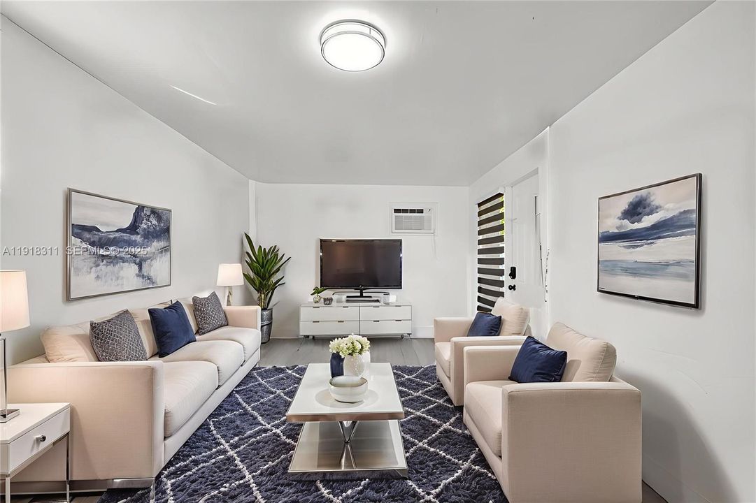 For Sale: $925,000 (3 beds, 3 baths, 1836 Square Feet)