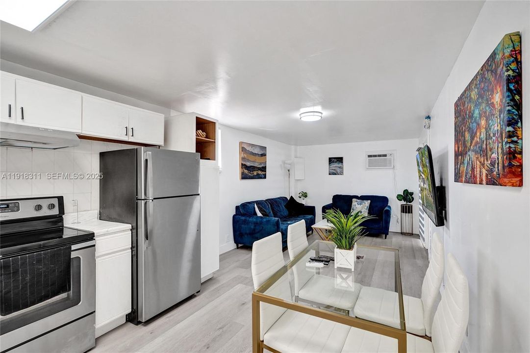 For Sale: $925,000 (3 beds, 3 baths, 1836 Square Feet)