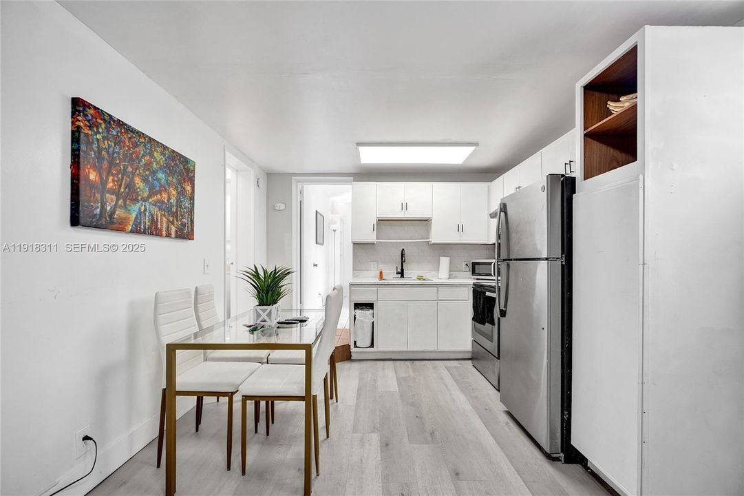 For Sale: $925,000 (3 beds, 3 baths, 1836 Square Feet)