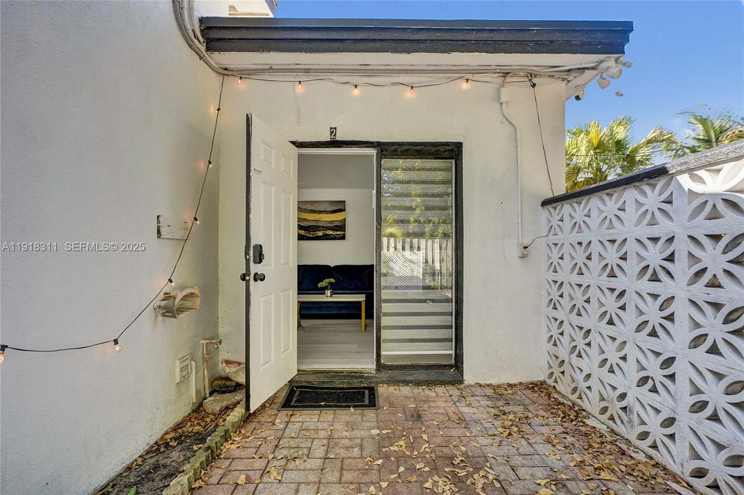 For Sale: $925,000 (3 beds, 3 baths, 1836 Square Feet)