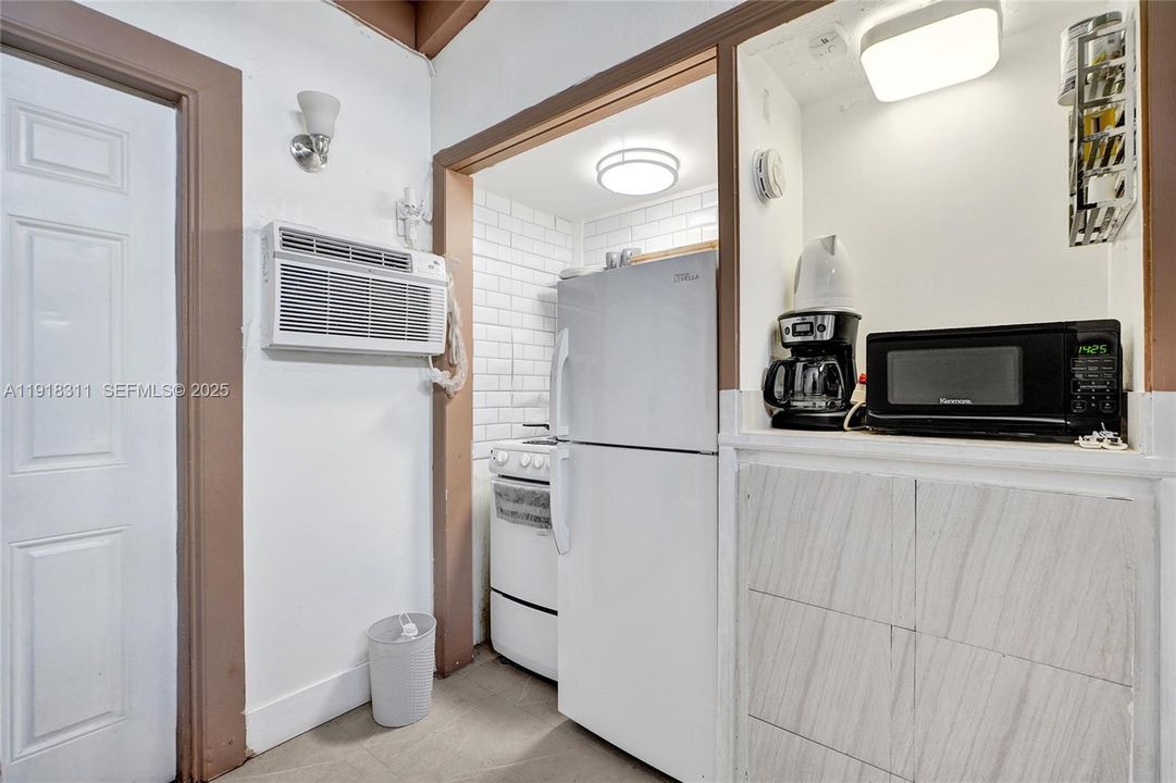 For Sale: $925,000 (3 beds, 3 baths, 1836 Square Feet)