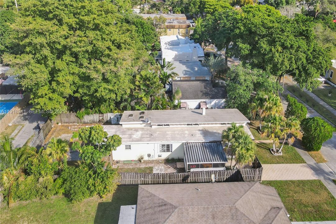 For Sale: $925,000 (3 beds, 3 baths, 1836 Square Feet)