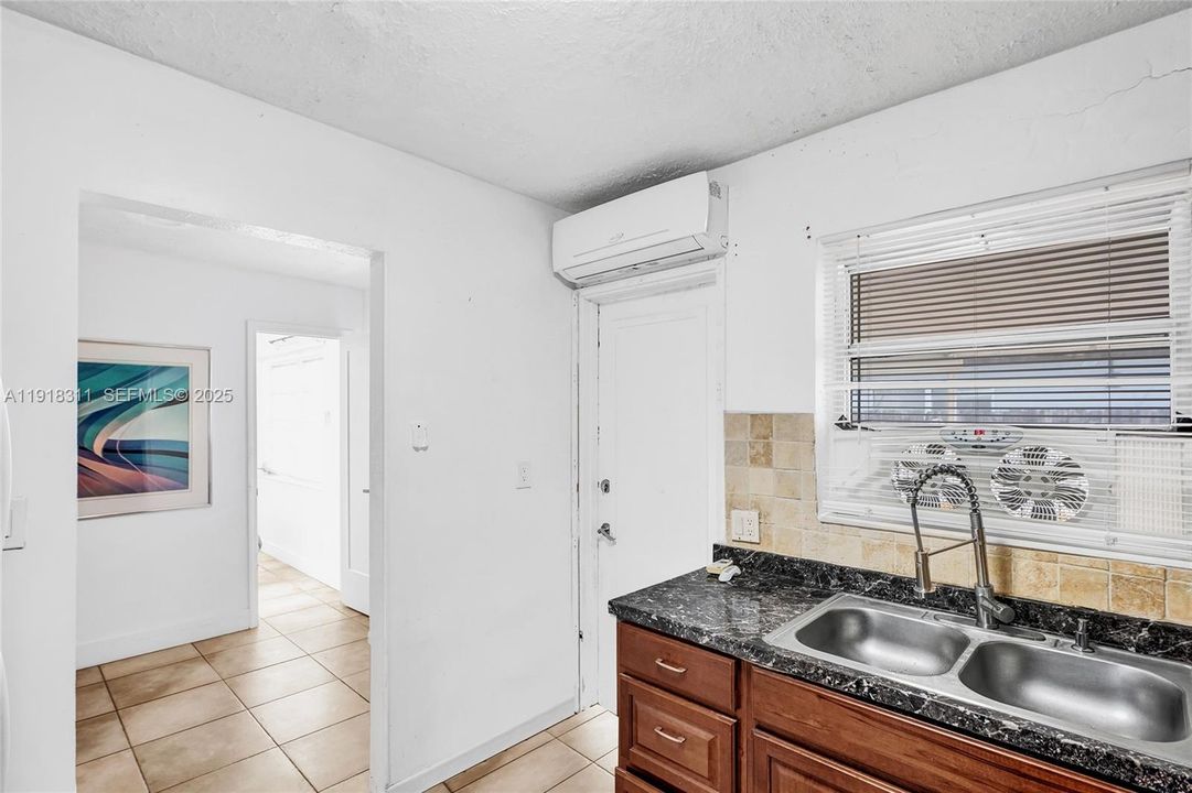 For Sale: $925,000 (3 beds, 3 baths, 1836 Square Feet)