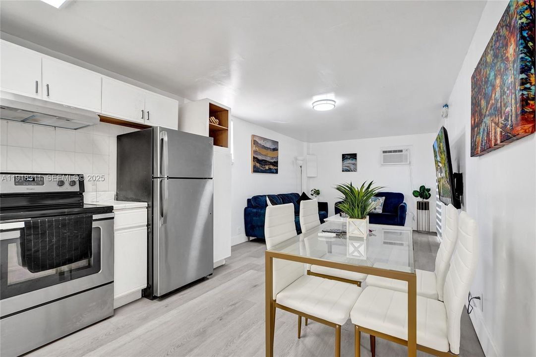 For Sale: $925,000 (3 beds, 3 baths, 1836 Square Feet)