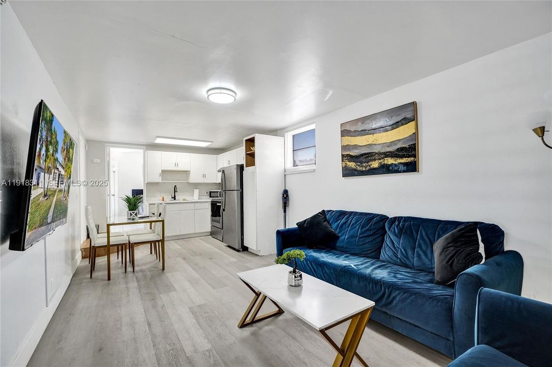 For Sale: $925,000 (3 beds, 3 baths, 1836 Square Feet)