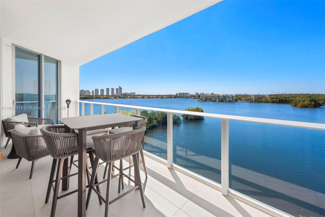 For Sale: $1,650,000 (3 beds, 3 baths, 2152 Square Feet)