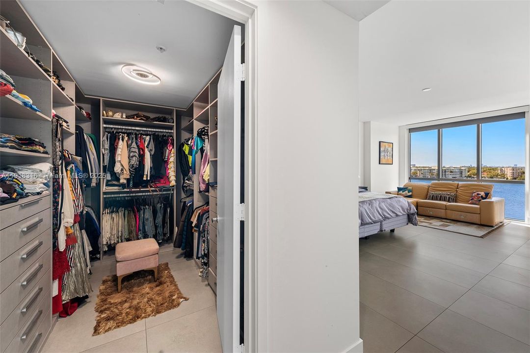 For Sale: $1,650,000 (3 beds, 3 baths, 2152 Square Feet)