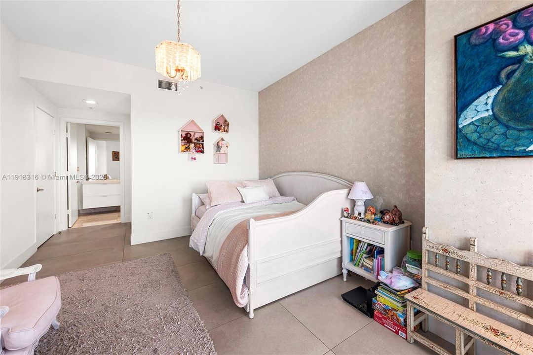 For Sale: $1,650,000 (3 beds, 3 baths, 2152 Square Feet)