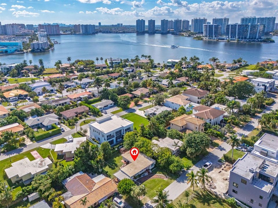 For Sale: $1,795,000 (2 beds, 2 baths, 1400 Square Feet)