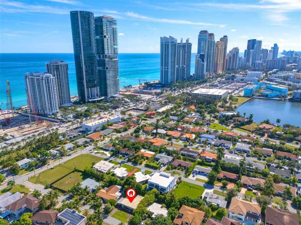 For Sale: $1,795,000 (2 beds, 2 baths, 1400 Square Feet)