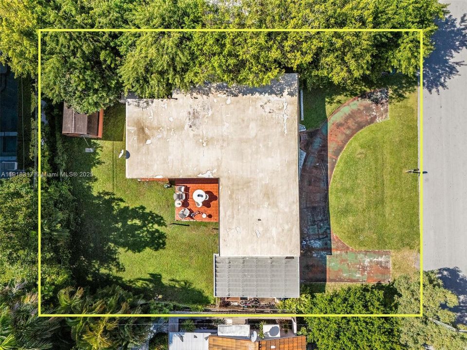 For Sale: $1,795,000 (2 beds, 2 baths, 1400 Square Feet)