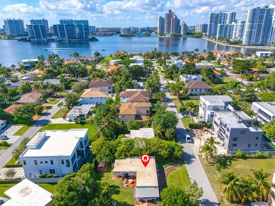 For Sale: $1,795,000 (2 beds, 2 baths, 1400 Square Feet)