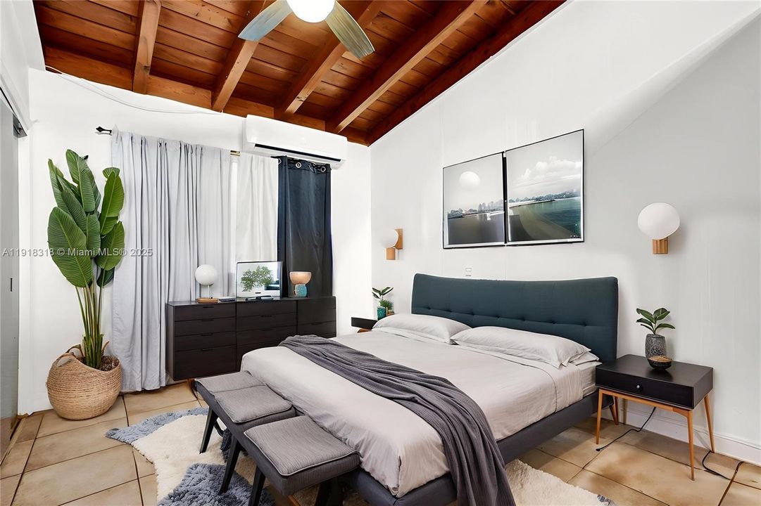 待售: $925,000 (0 贝兹, 0 浴室, 1836 平方英尺)