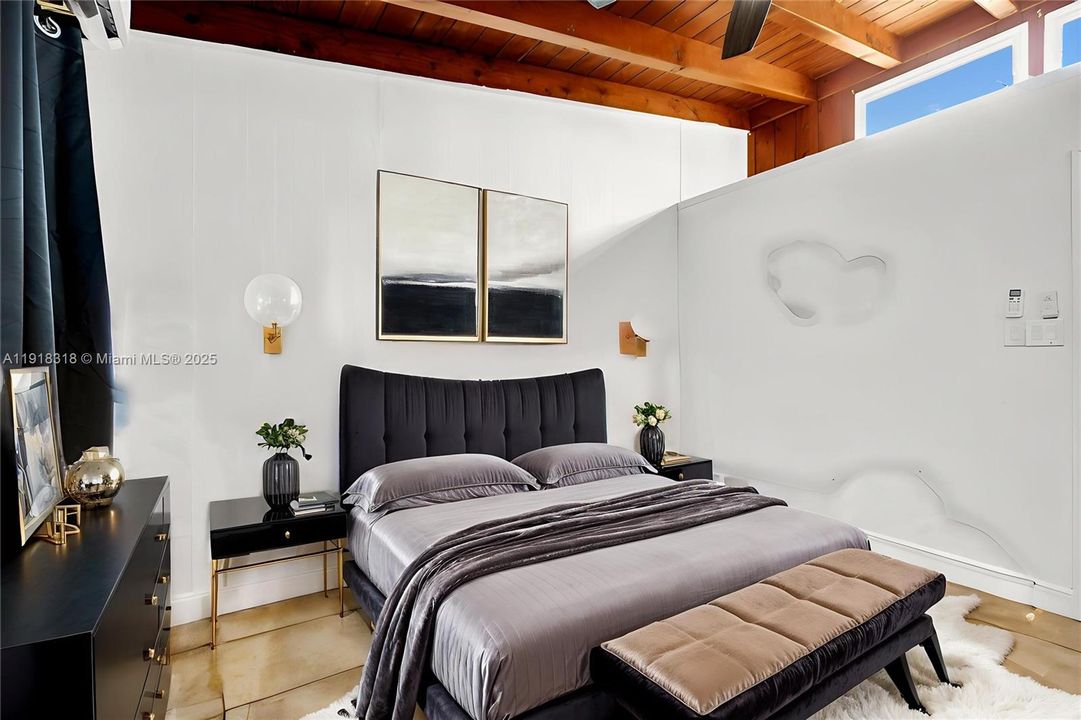 待售: $925,000 (0 贝兹, 0 浴室, 1836 平方英尺)