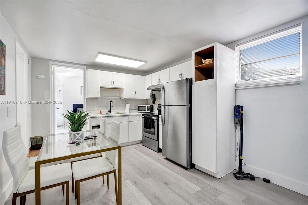 待售: $925,000 (0 贝兹, 0 浴室, 1836 平方英尺)