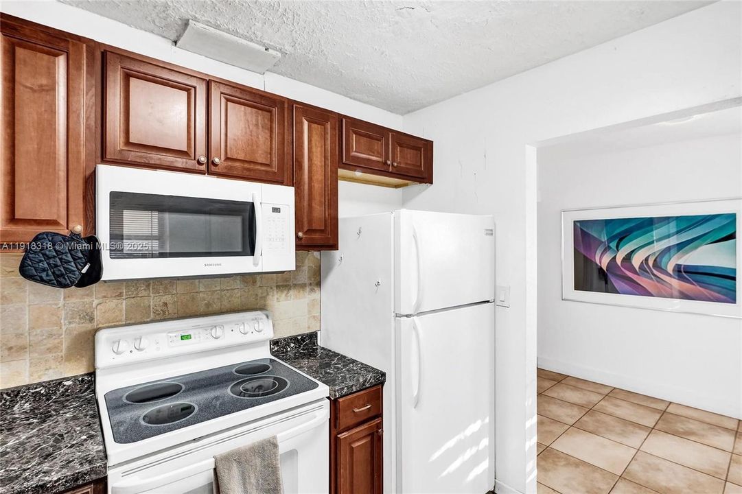 待售: $925,000 (0 贝兹, 0 浴室, 1836 平方英尺)