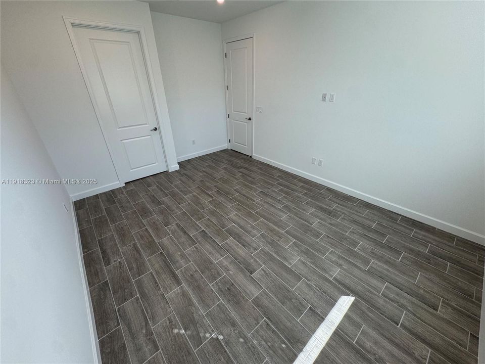 出租: $3,300 (3 贝兹, 3 浴室, 1308 平方英尺)