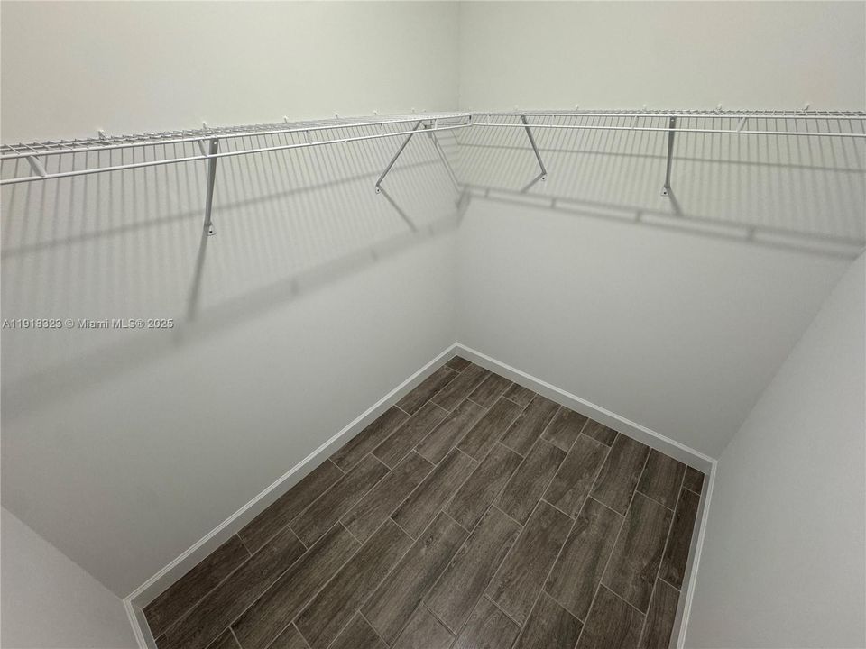 出租: $3,300 (3 贝兹, 3 浴室, 1308 平方英尺)