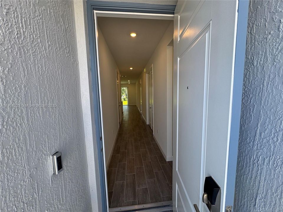 出租: $3,300 (3 贝兹, 3 浴室, 1308 平方英尺)