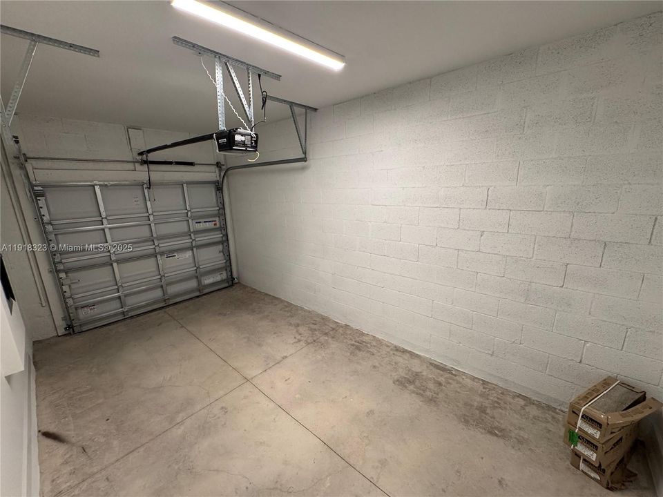 出租: $3,300 (3 贝兹, 3 浴室, 1308 平方英尺)