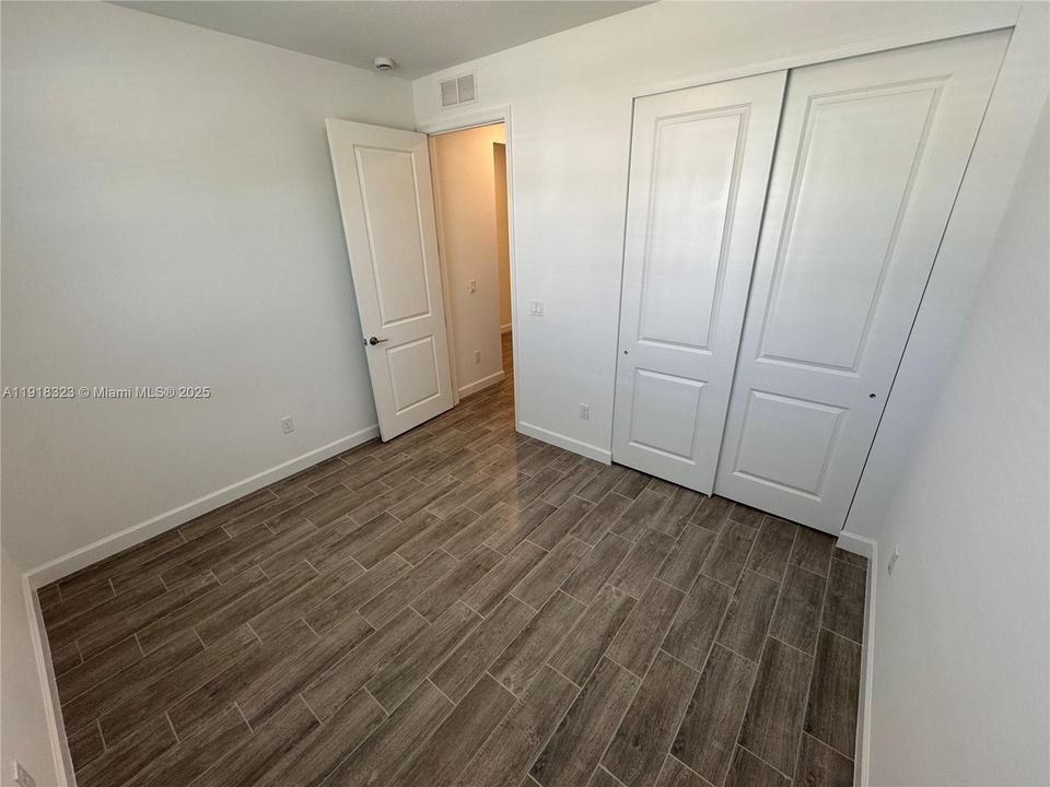 出租: $3,300 (3 贝兹, 3 浴室, 1308 平方英尺)