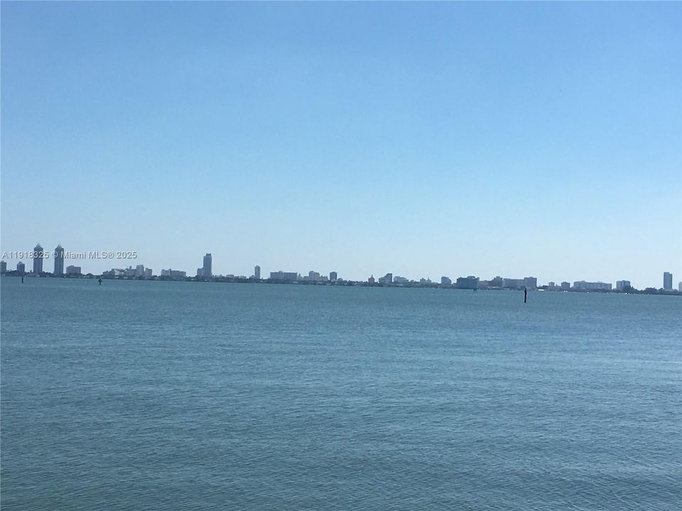 Под контрактом: $1,800 (0 спален, 1 ванн, 580 Квадратных фут)