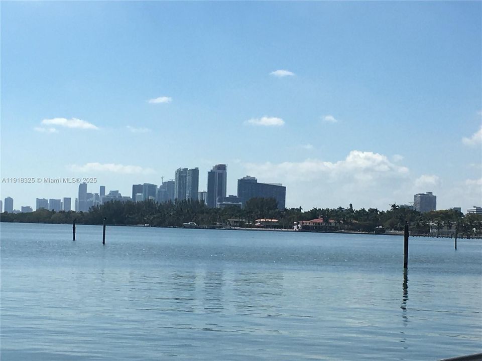 Под контрактом: $1,800 (0 спален, 1 ванн, 580 Квадратных фут)