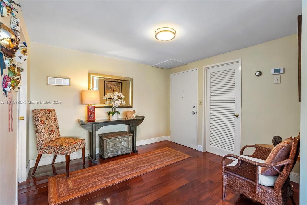 На продажу: $857,000 (2 спален, 2 ванн, 1820 Квадратных фут)